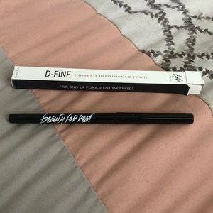 D-fine lip liner pencil